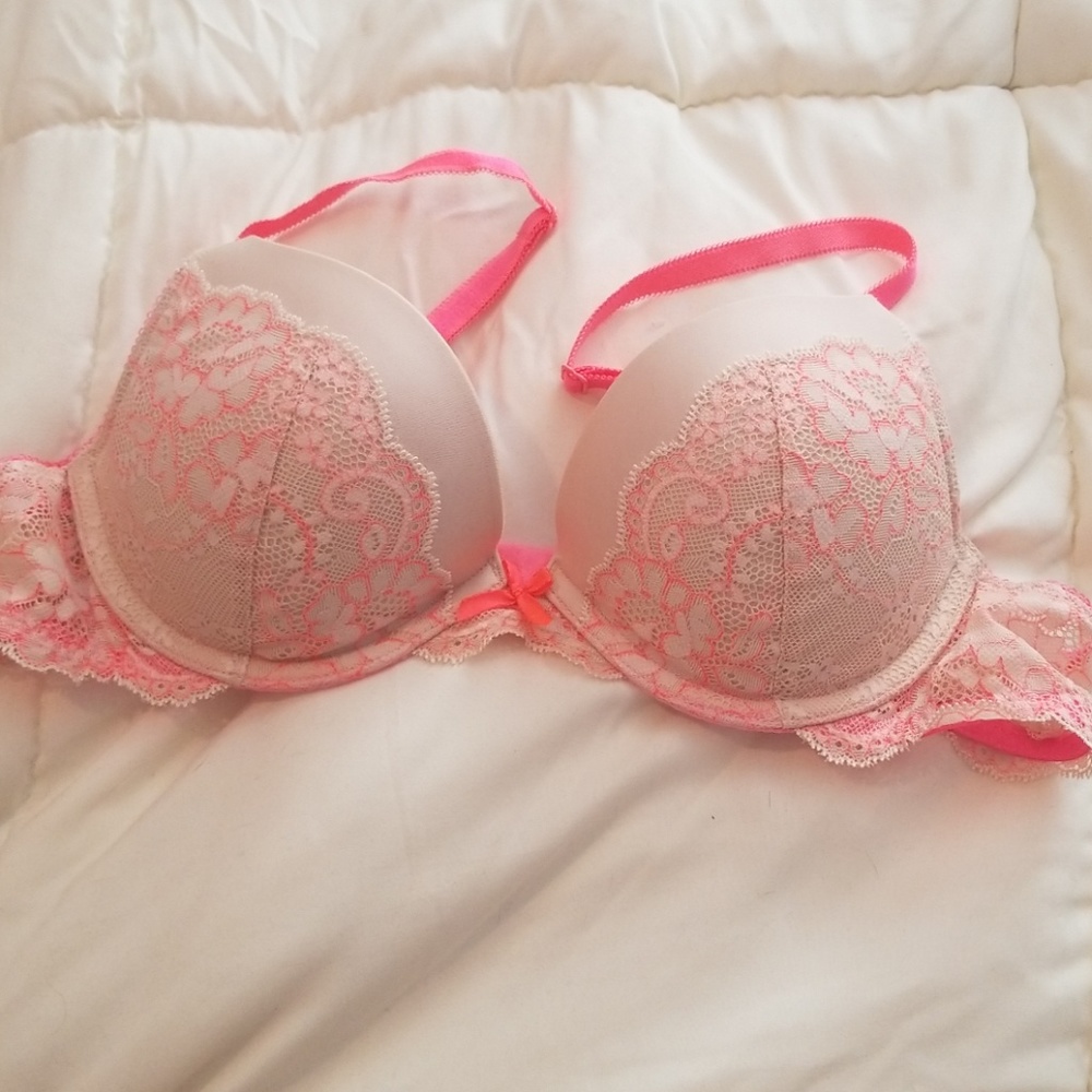 VS pushup bra
